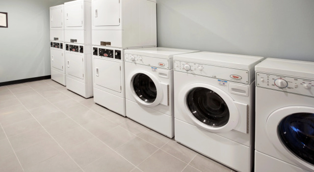 Staybridge Suites Stone Oak by IHG, Varaa Hotelli Hotellit Bexar County aamiaisella, Aamiainen