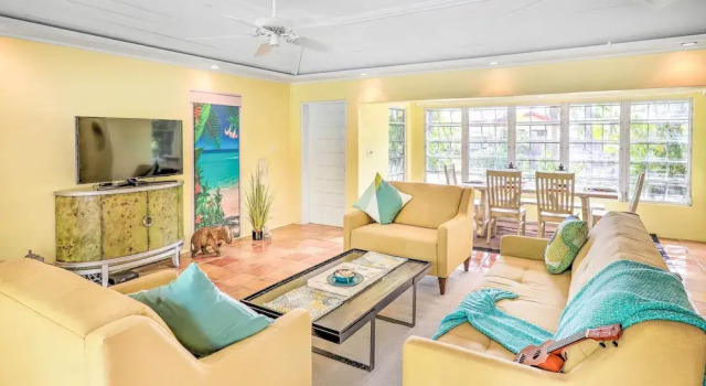Bright St Thomas Getaway W/pool, 3Mi to Magens Bay, Varaa Hotelli St. Thomas Saint Thomas