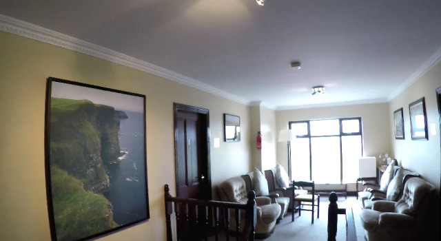 Castleview Golf Course B&B, Boek Bed and Breakfast Hotels in Clare met parkeren, Parkeren
