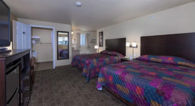 Номер Deluxe Gateway Inn