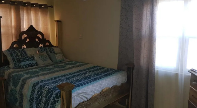 Nique's Place, Забронировать Отель Отели Ocho Rios Coast 3 звезды, 3*