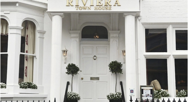 Riviera Town House, Забронировать Отель Отели Скарборо с завтраком, рядом с Итальянские сады в Саут-Клиффе, Завтраки