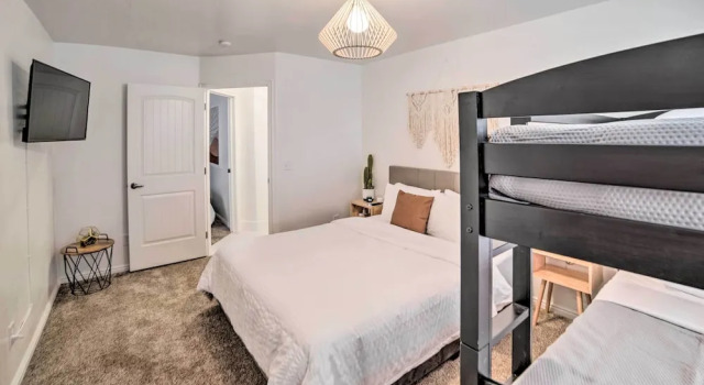 Sunny Page Home: The Gateway to AZ Adventure!
