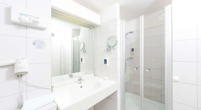 Camera Comfort Hotel Lenz