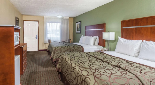 Люкс c 1 комнатой Baymont by Wyndham Pigeon Forge near Island Drive