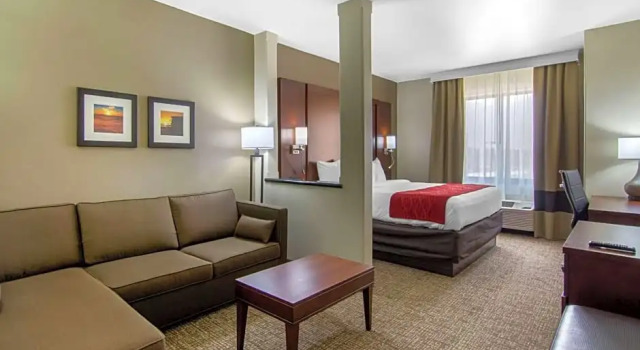 Люкс Comfort Inn & Suites Shawnee - Kansas City