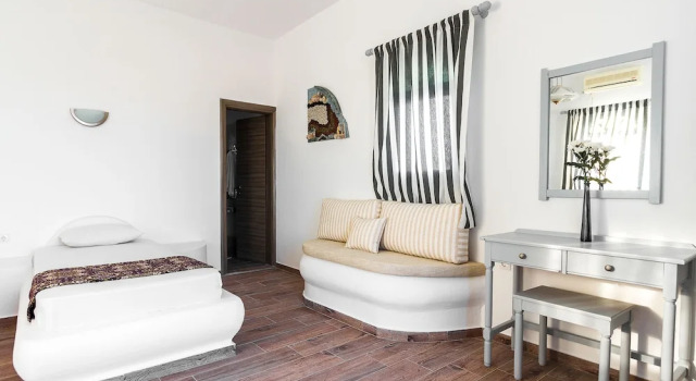 Номер Superior Villa Iliovasilema Santorini