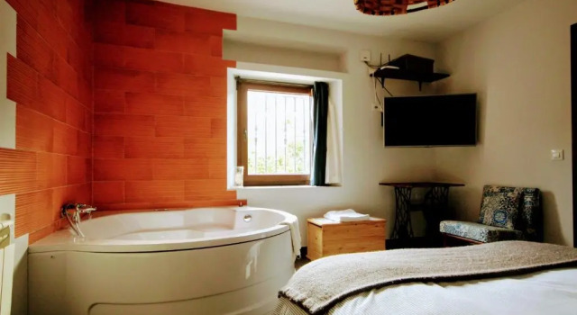 Loboratorio Rural, La Casa de al Lado, Rezervați Hotel Casas del Abad 