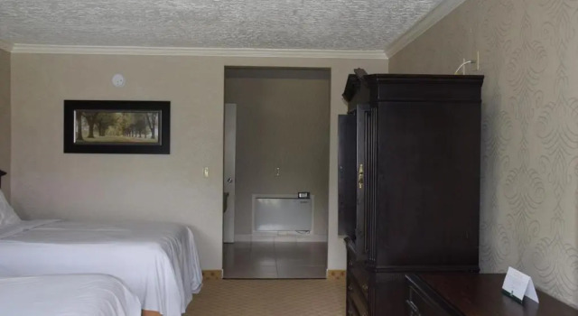 Номер Economy Festival Courtyard Inn