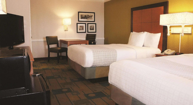 Четырёхместный номер Deluxe Travelodge by Wyndham Amarillo West Medical Center
