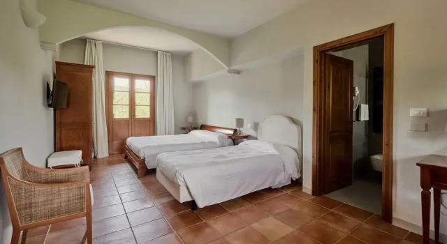 Трёхместный номер Standard UNA Hotels Monterufoli Wine Country