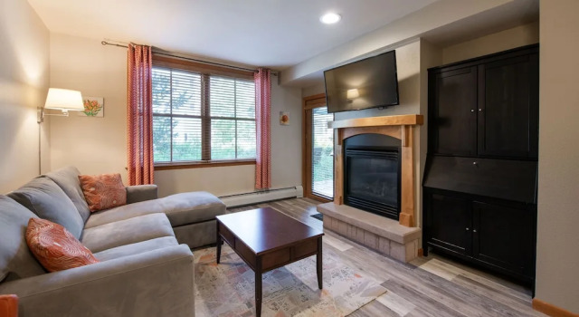Contemporary Condo Easy Access to Slopes and the Village - Zephyr Mountain Lodge Premium-Rated 1102, Забронировать Отель Отели Винтер Парка 3 звезды, рядом с Зимний парк Amaze'n Maze, 3*