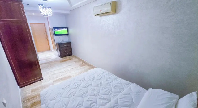 Luxor Home - Spacious & proximity to CFC, Rezervasyon Daire Doukkala-Abda otoparklı oteller, Otopark