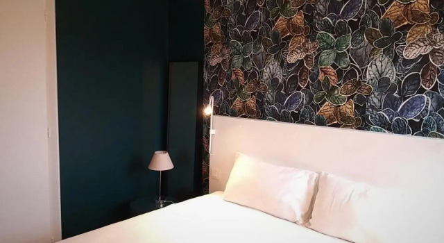 Brit Hotel Marseille Aéroport, Забронировать Отель Отели Ле-Пенн-Мирабо с парковкой, Парковка