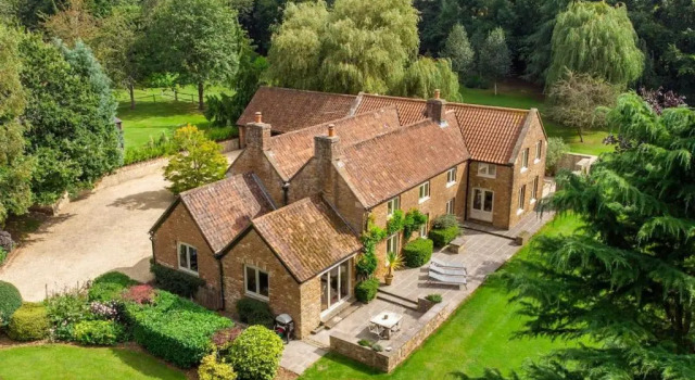 Коттедж с 6 комнатами Stunning Country Farm House between Bristol & Bath