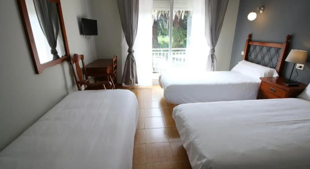 Трёхместный номер Standard Hotel Alda Bueumar