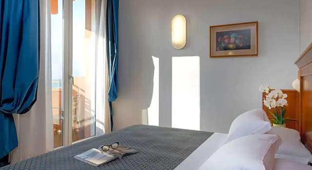 Двухместный номер с частичным видом на море Hotel Bellevue by OasiGroup Hotels