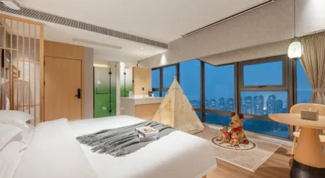 Тент Elk Forest Hotel (National Expo Exhibition Central Park)