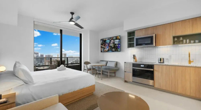 Люкс Luxury Luxury Downtown Condos with City Views