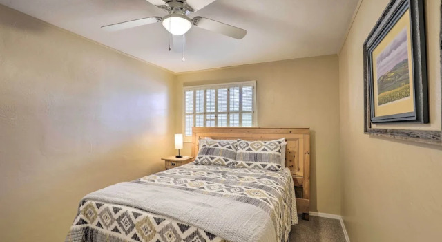 Коттедж Pet-friendly Home, 4 Miles to U of A Campus