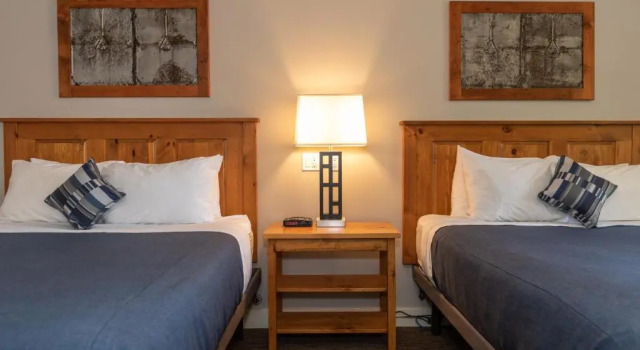 Standard quadruple chambre avec balcon Red Tree Lodge