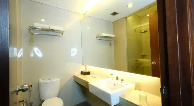 Lüks çift kişilik oda Hotel Santika Purwokerto