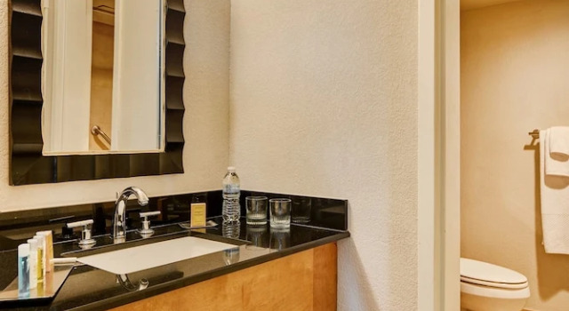 Четырёхместный номер Standard с видом на внутренний двор DoubleTree by Hilton Hotel Berkeley Marina