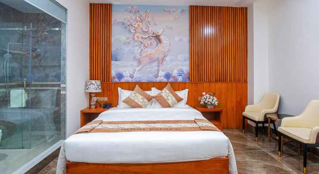 Royal Palace, Book Hotel Da Lat Lam Dong