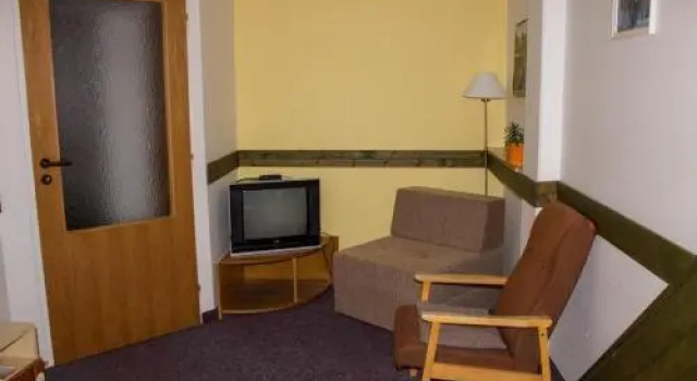 Hotel Figura, Забронировать Отель Отели Оломоуцкий края с парковкой, Парковка