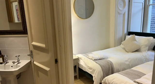 Newly Refurbished - Awesome 3 Bedroom Notting Hill Very Central With a Balcony, Забронировать Отель СПА-отели Большого Лондона, SPA-услуги
