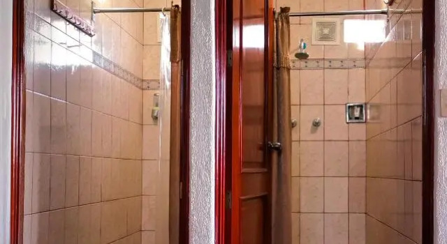 Кровать в общем номере (мужской номер) Family Environment Housing