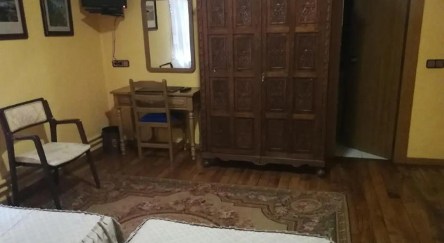 Economică triplă cameră Hotel Xabier