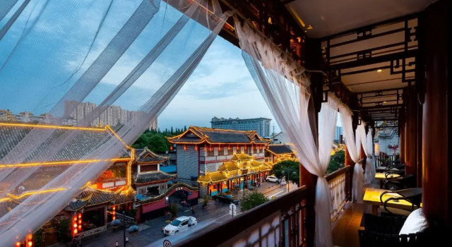 Двухместный номер Standard с балконом Bliss Qintai Tibetan Boutique Hotel