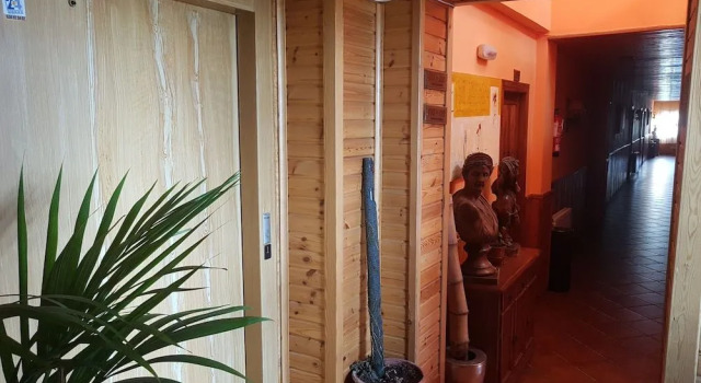 Hostal Sierra De Baza, Varaa Hotelli Baul Granada