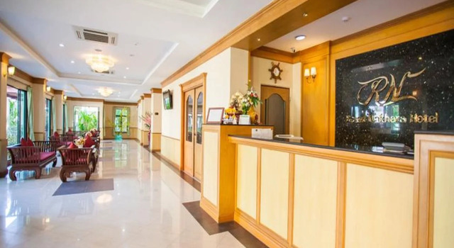 Royal Nakhara Hotel