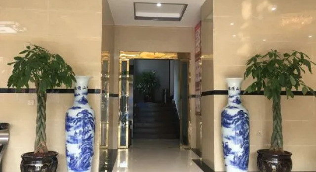 Yuanmou Hengtai Hotel, Забронировать Отель Отели Юанмоу с парковкой, Парковка