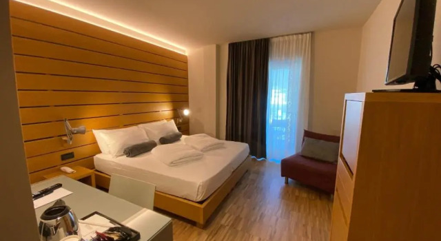 Номер Comfort Lake Front Hotel Mirage