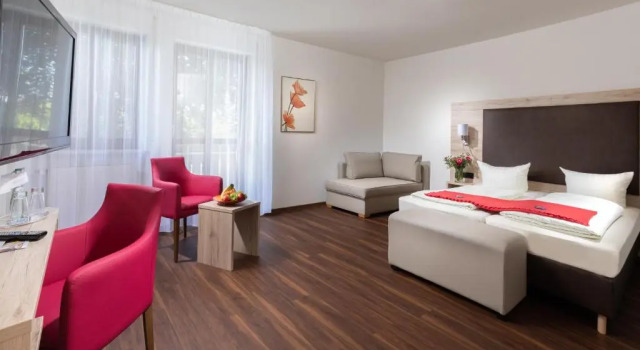 Апартаменты Hotel und Restaurant Landshuter Hof