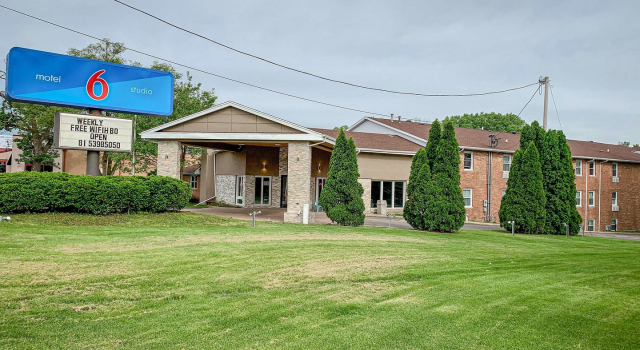 Motel 6 Rockford, IL, Book Motel Rockford Illinois