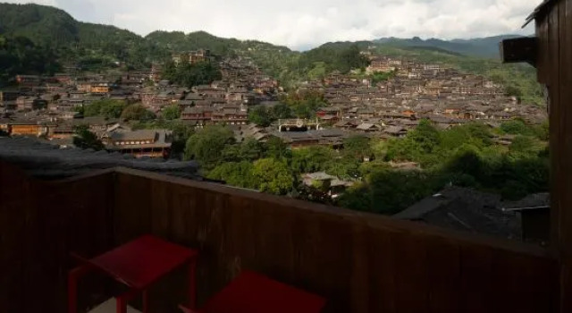 Thousands of Miles · Valtemon High Altitude Beauty Field Homestay, Prenota Hotel Qiandongnan Cina