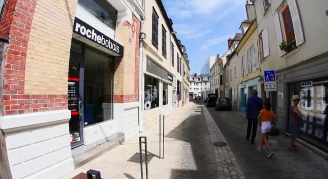 Coeur de ville, joli 2 pieces au 1er étage, Wifi !, Rezerwuj Apartament Chartres 