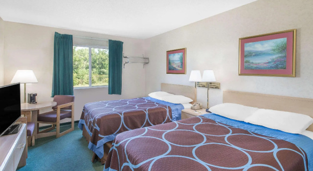 Четырёхместный номер Standard Super 8 by Wyndham Canandaigua
