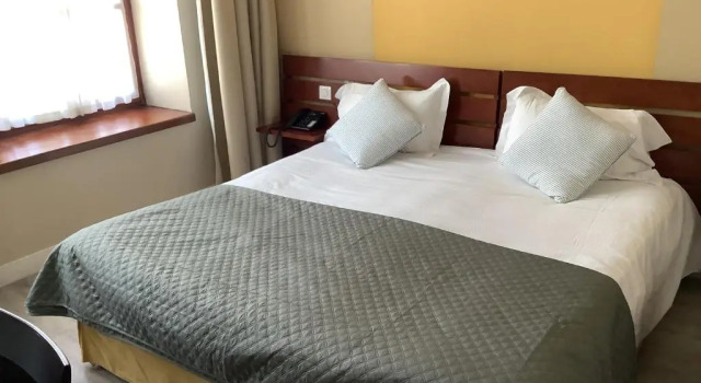 Двухместный номер Classic с красивым видом из окна LOGIS HOTEL - La Petite Rade