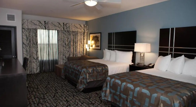 Четырёхместный номер Standard La Quinta Inn & Suites by Wyndham Lubbock Southwest