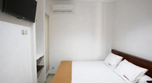 RedDoorz @ Sudirman, Reserva ahora Hotel Hoteles en Yakarta con piscina, cerca de Menara Imperium, Piscina