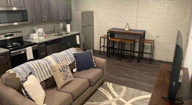 Apt 251 Studio 2 Beautiful loft located in downtown Leavenworth, Prenota Hotel Leavenworth Kansas