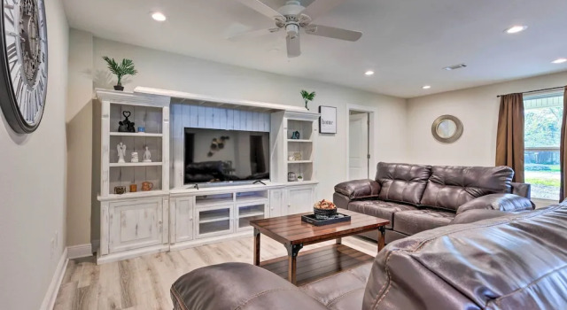Коттедж Spacious Gulfport Home w/ Yard: 1 Mi to Beach