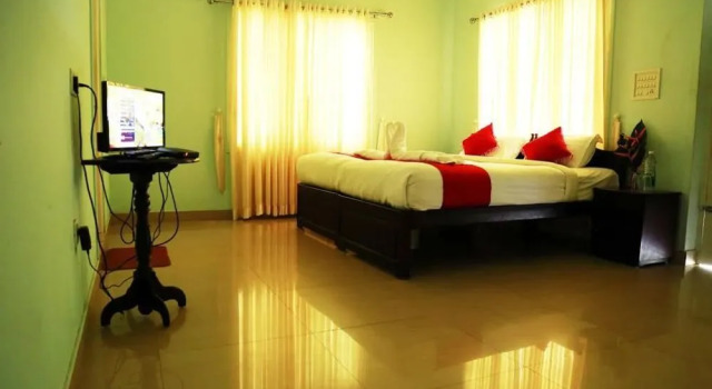 Aruvi Resorts
