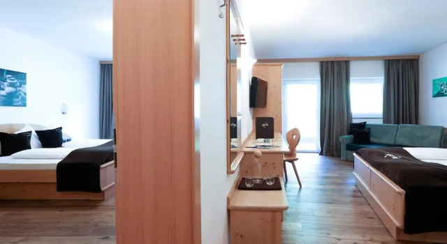 Hotel Alpin, Забронировать Отель Отели Горнолыжного курорта Ортлер с парковкой, Парковка