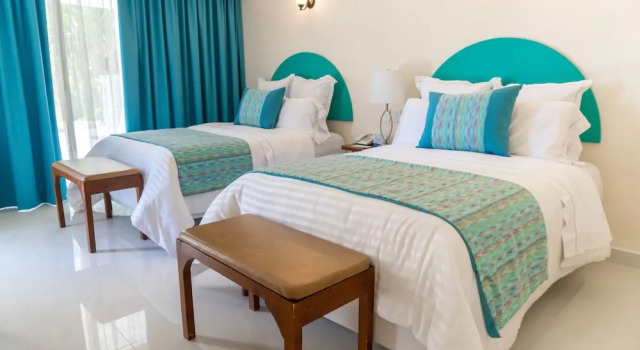 Четырёхместный номер Standard The Westmarine Waterfront Hotel